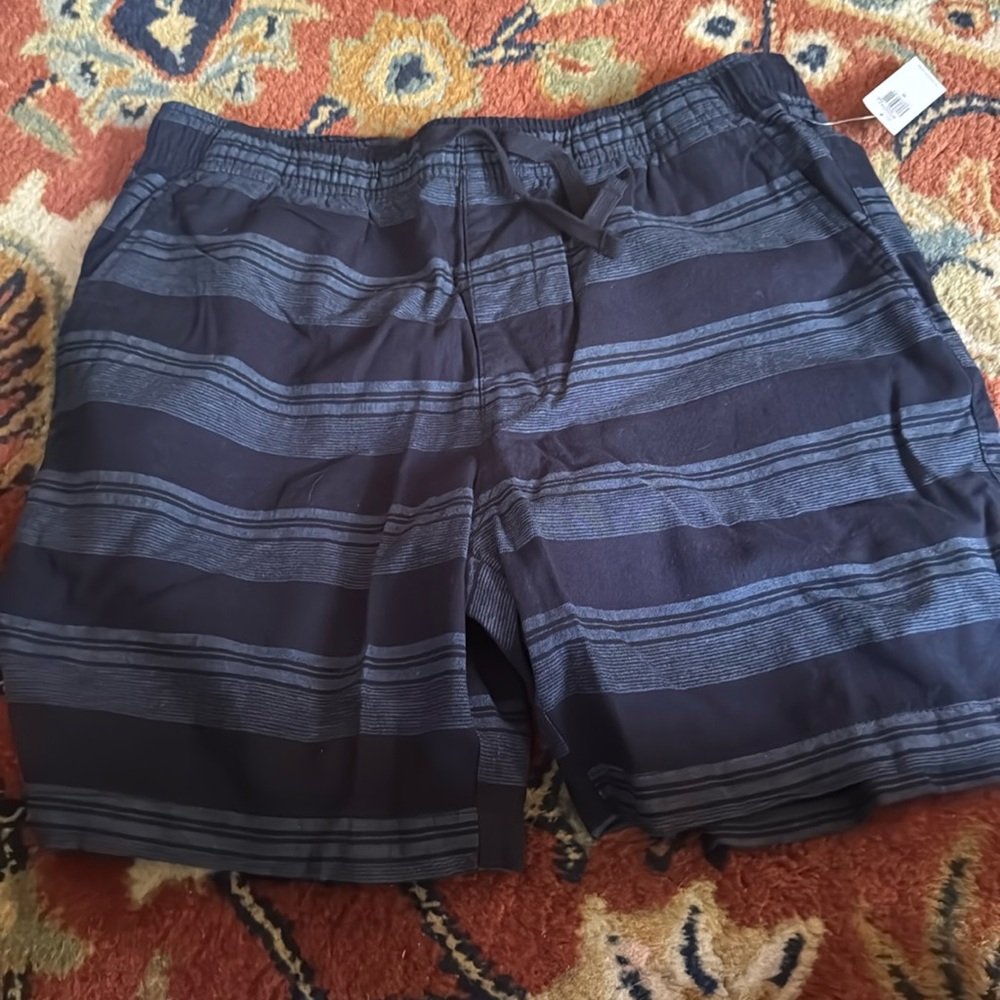 NWT Men’s Old Navy Navy blue striped linen jogger shorts